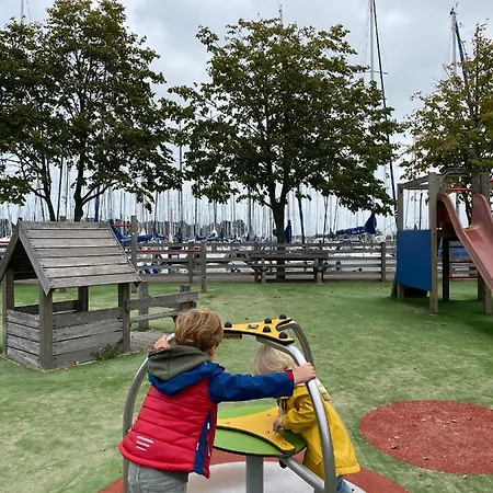Nagelneues-beachhouse-mit-seeblick-und-40-m-entfernung-zum-ijsselmeer Holiday home