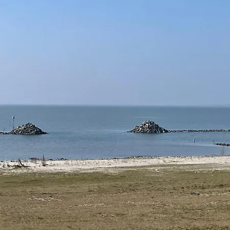 Nagelneues-beachhouse-mit-seeblick-und-40-m-entfernung-zum-ijsselmeer Holiday home *