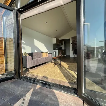 Nagelneues-beachhouse-mit-seeblick-und-40-m-entfernung-zum-ijsselmeer