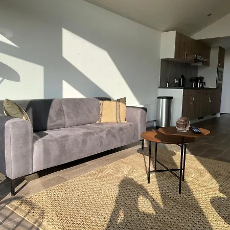 Holiday home Nagelneues-beachhouse-mit-seeblick-und-40-m-entfernung-zum-ijsselmeer