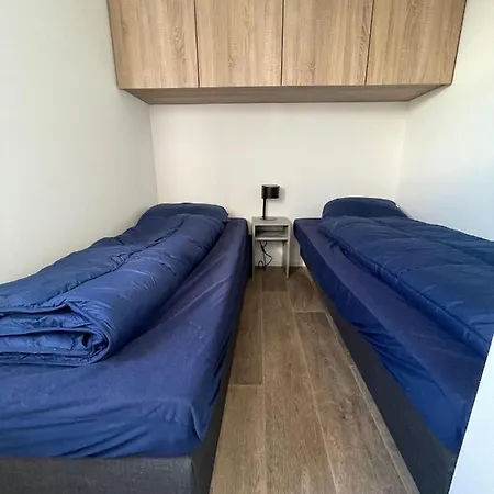 Holiday home Nagelneues-beachhouse-mit-seeblick-und-40-m-entfernung-zum-ijsselmeer