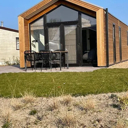 Nagelneues-beachhouse-mit-seeblick-und-40-m-entfernung-zum-ijsselmeer *