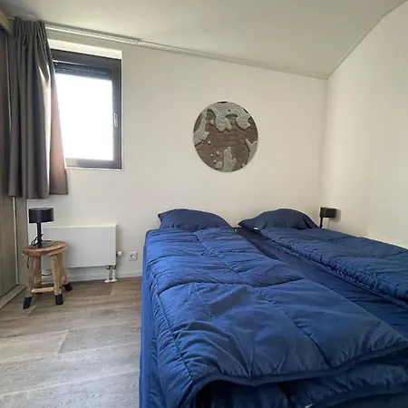 Holiday home Nagelneues-beachhouse-mit-seeblick-und-40-m-entfernung-zum-ijsselmeer *